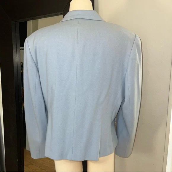 Pendleton Light Blue Wool Blazer – Size 14, Lined with 3-Button Closure - Picture 4 of 11